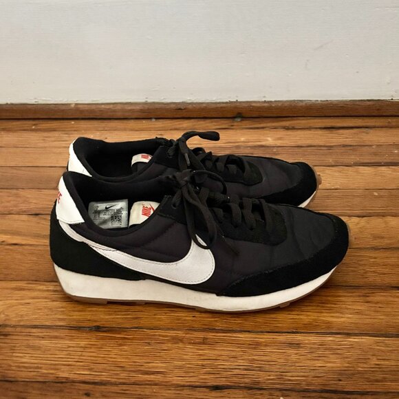 Nike CK2351-001 Daybreak Vintage Style Black White Athletic Shoes Sneakers 7 - Picture 1 of 6
